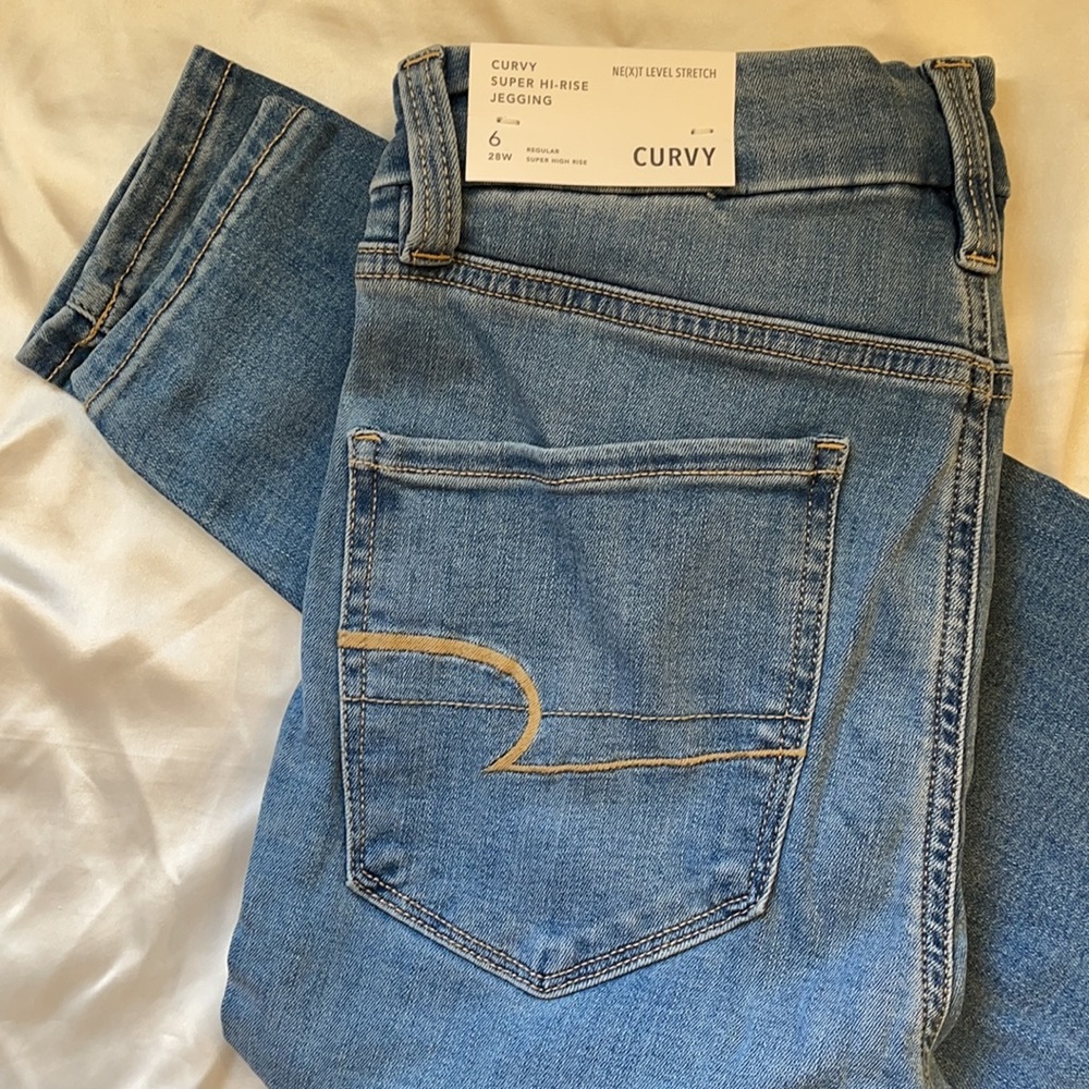 *Brand New* American Eagle Curvy Super Hi-Rise Jegging. Size 6